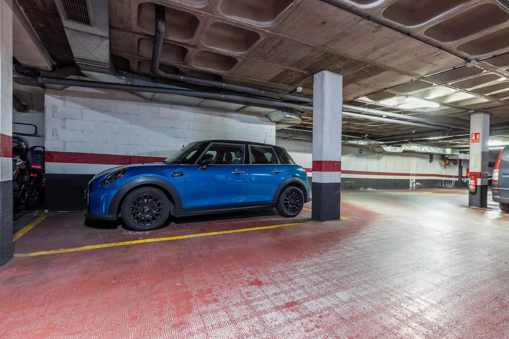 Parking de Dúplex en venta en A Coruña Capital  con Jardín privado, Trastero y Piscina comunitaria