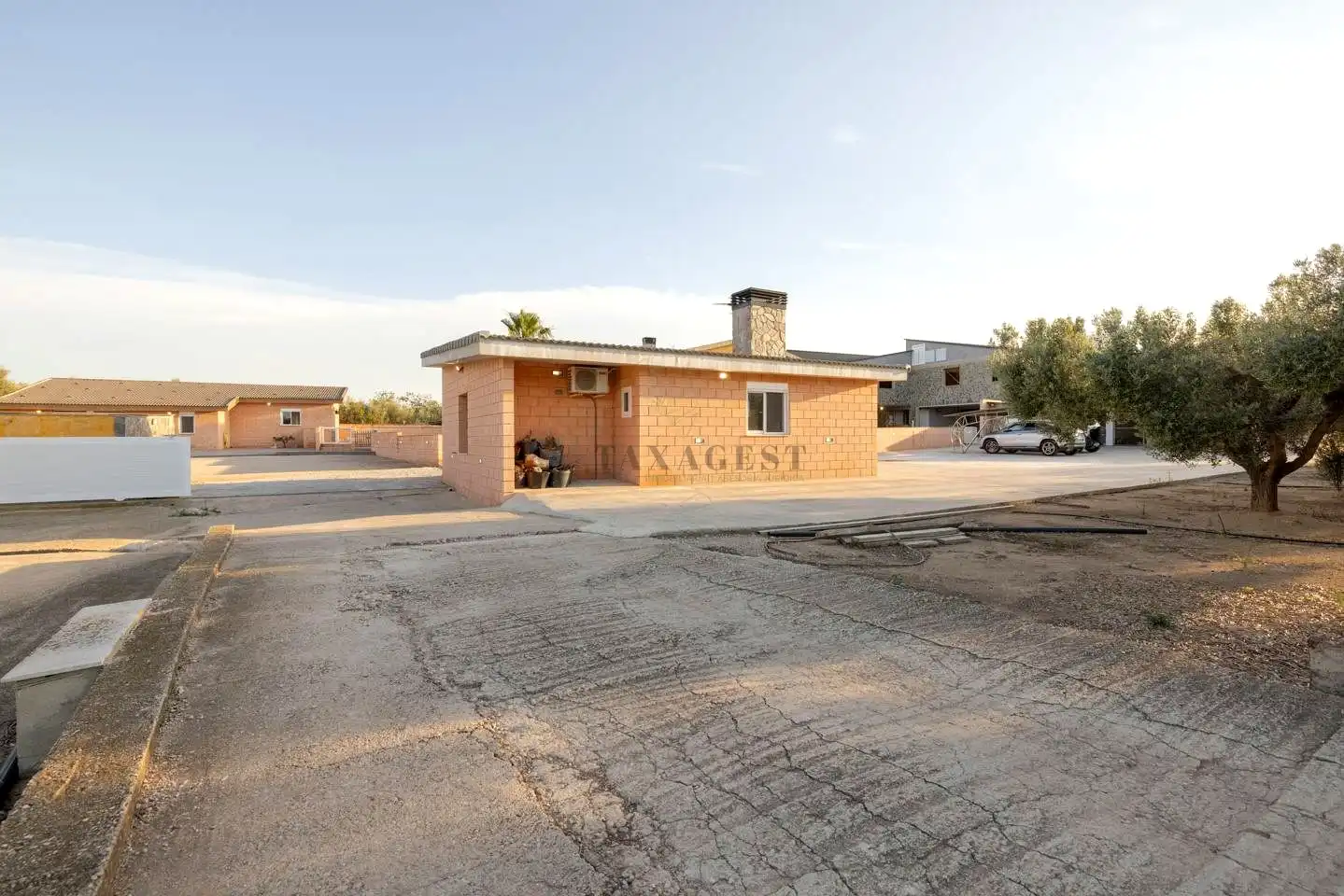 Vista exterior de Casa o xalet en venda en Tortosa amb Aire condicionat, Calefacció i Jardí privat