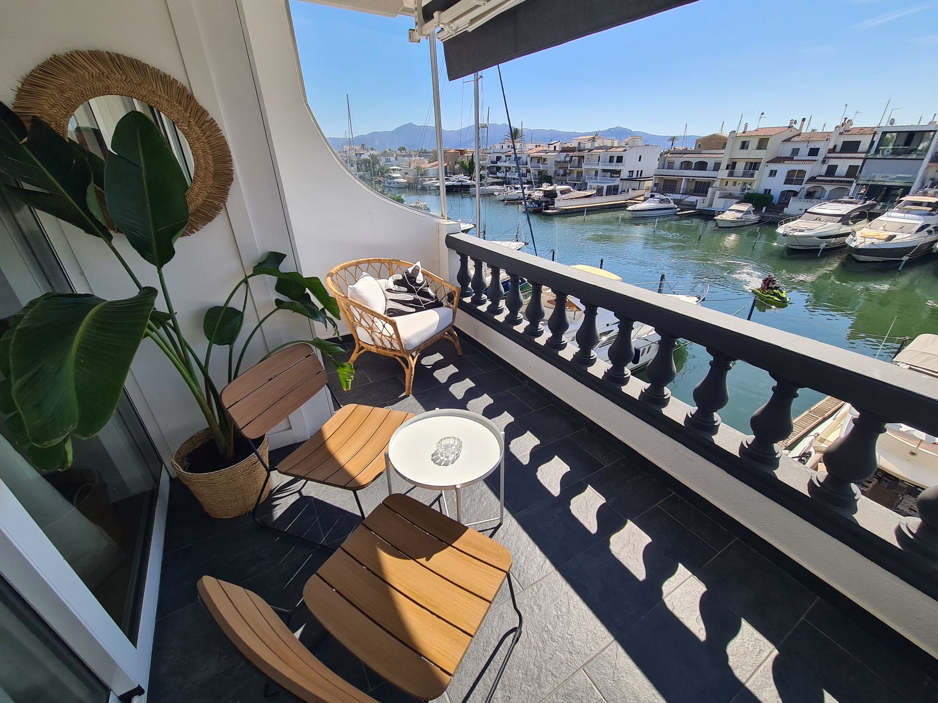Terrassa de Apartament en venda en Empuriabrava amb Aire condicionat, Calefacció i Parquet