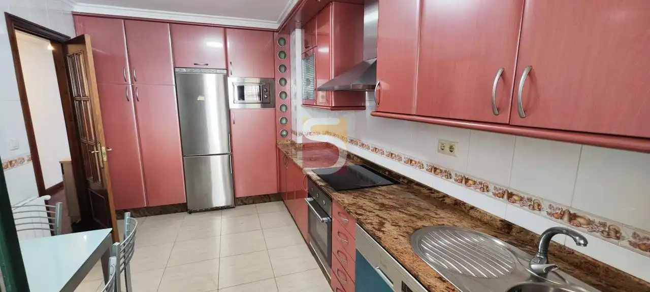 Küche von Wohnung zur Miete in Gondomar mit Heizung, Abstellraum und Möbliert