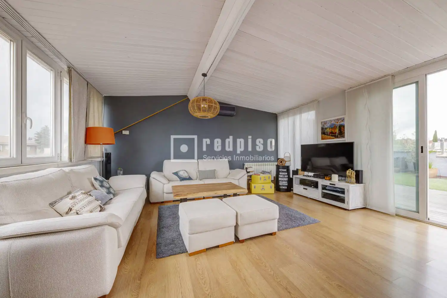 Sala de estar de Ático en venta en Pozuelo de Alarcón con Aire acondicionado, Calefacción y Jardín privado