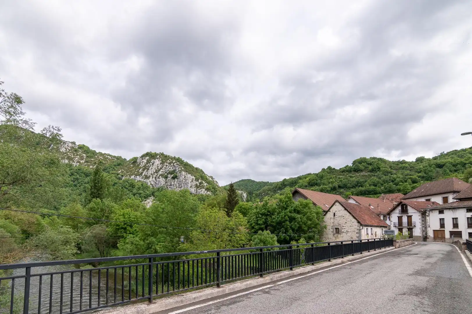 Außenansicht von Gebäude zum Verkauf in Aribe