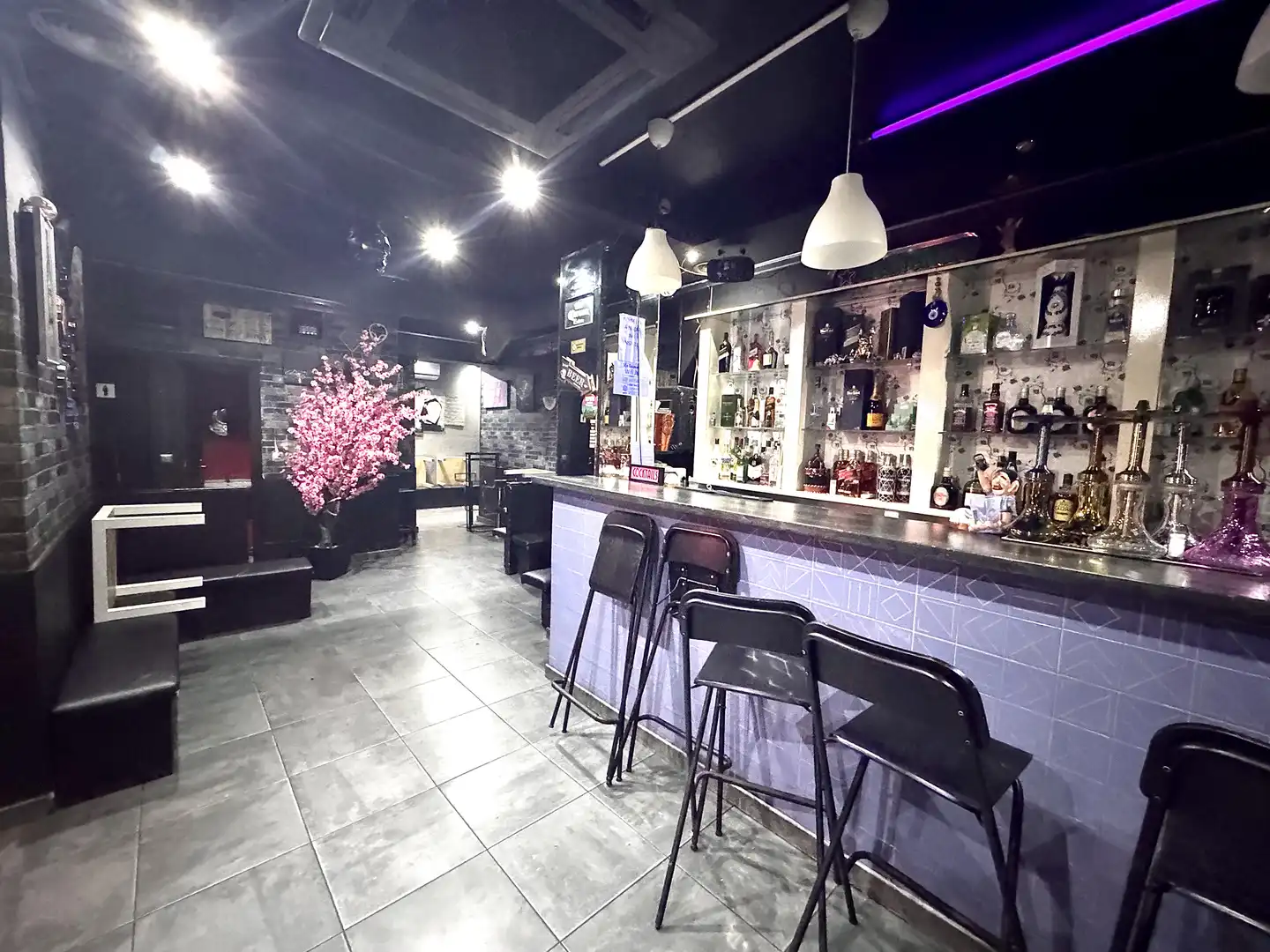 Commercial properties for sale in Madrid  with Air Conditioner, Furnished and Alarm