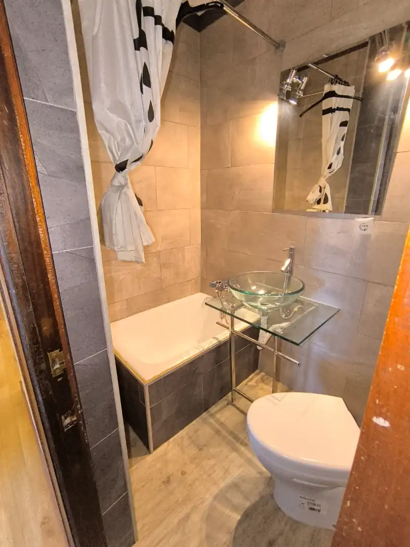 Baño de Piso en venta en Palencia con Calefacción y Terraza