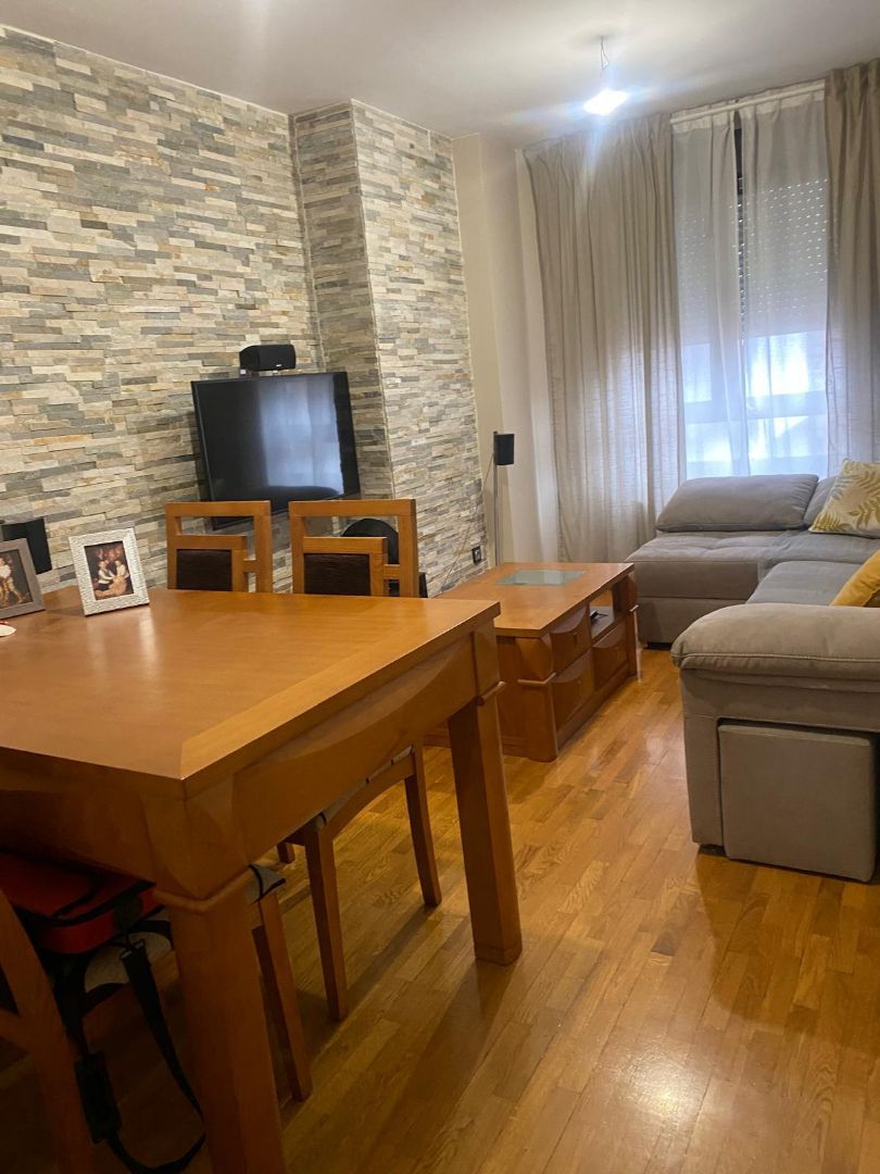 Menjador de Dúplex de lloguer en Gijón  amb Calefacció i Moblat