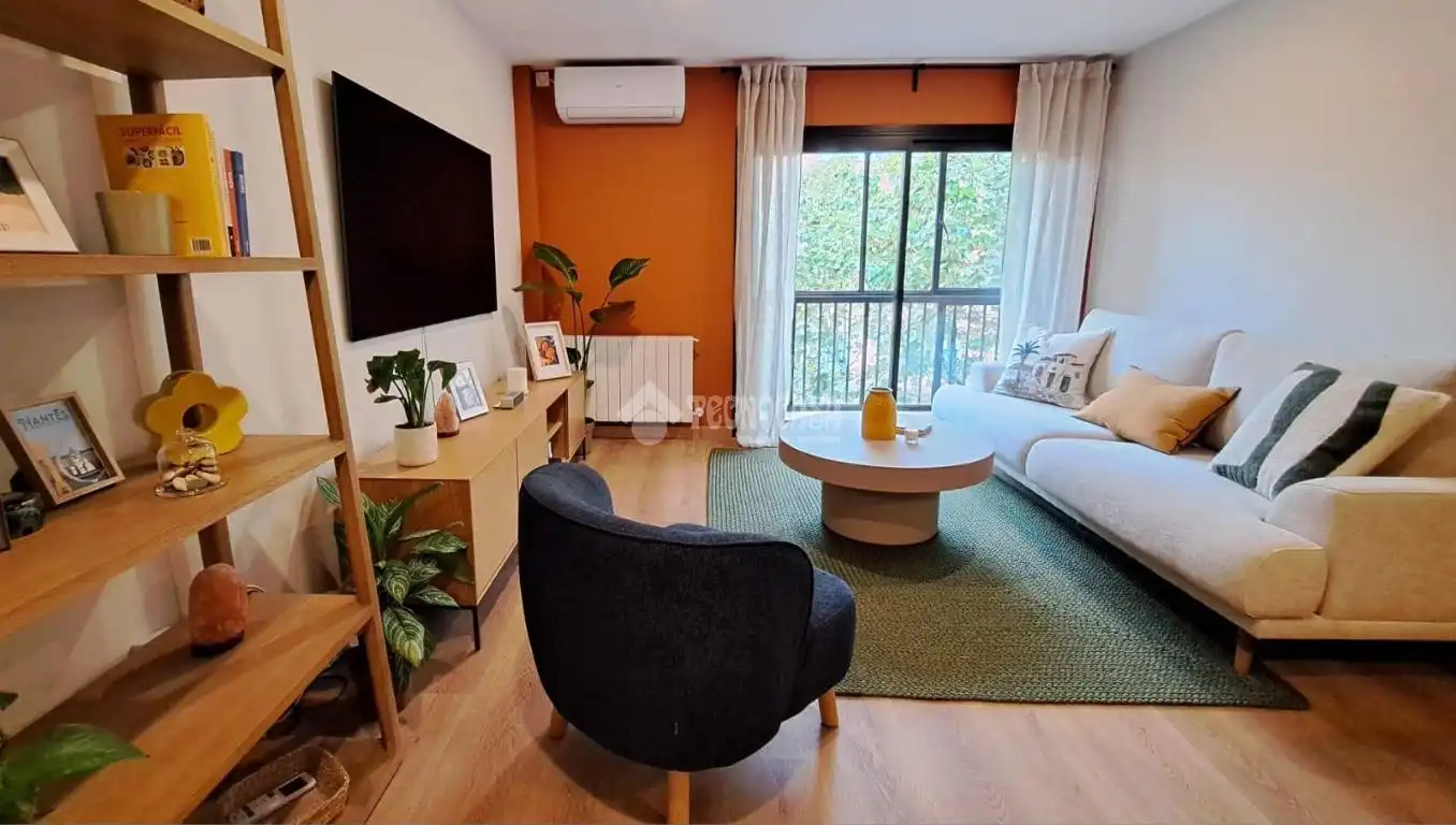 Sala d'estar de Pis en venda en Madrid amb Aire condicionat, Terrassa i Balcó