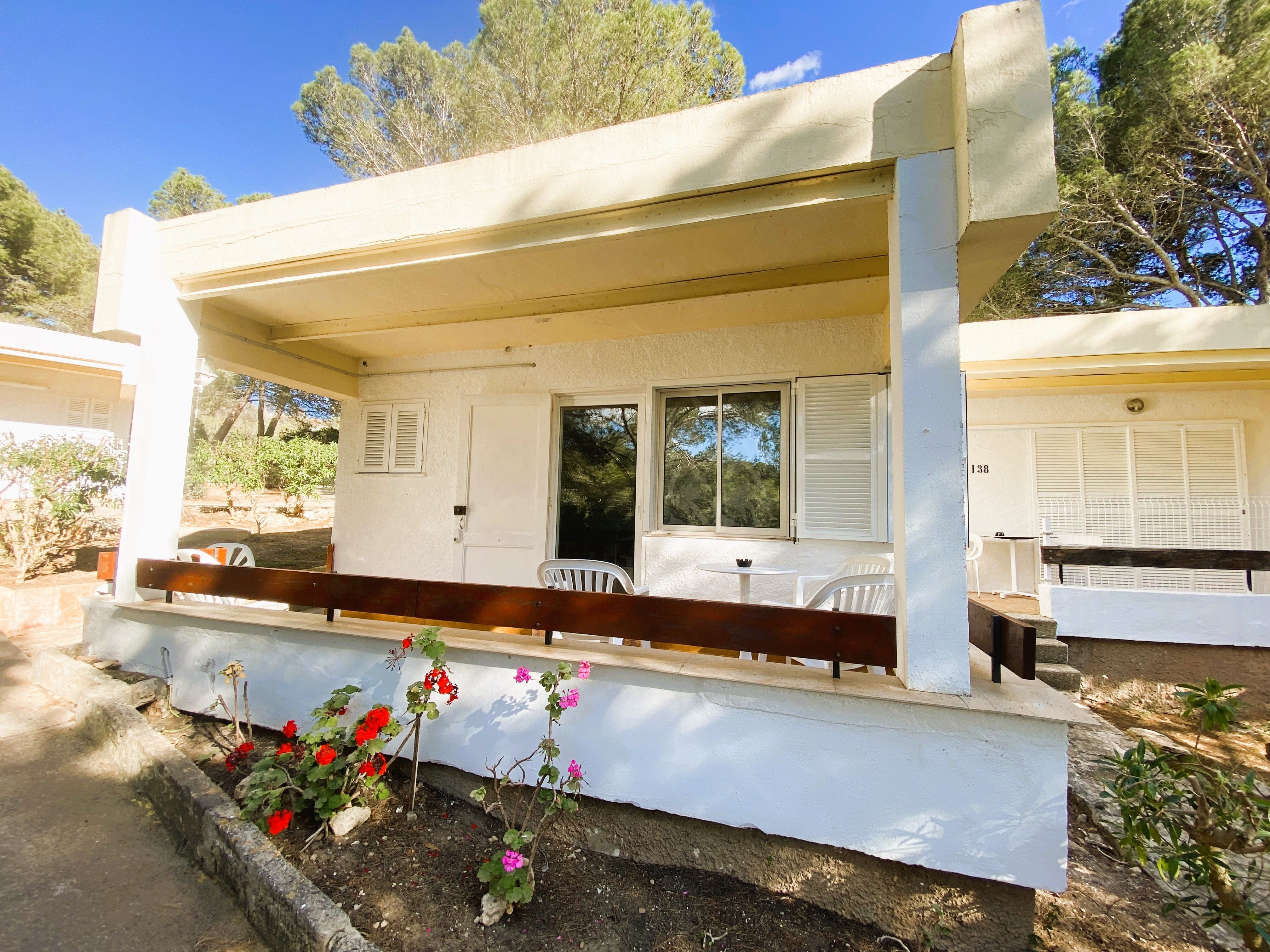 Vista exterior de Casa o xalet en venda en Llucmajor amb Jardí privat i Piscina comunitària