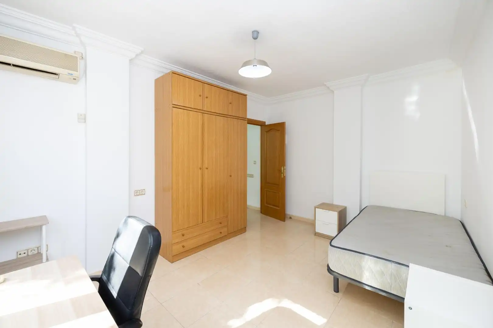 Piso en venta en Calle Calle Emperatriz Eugenia, 1, Camino de Ronda