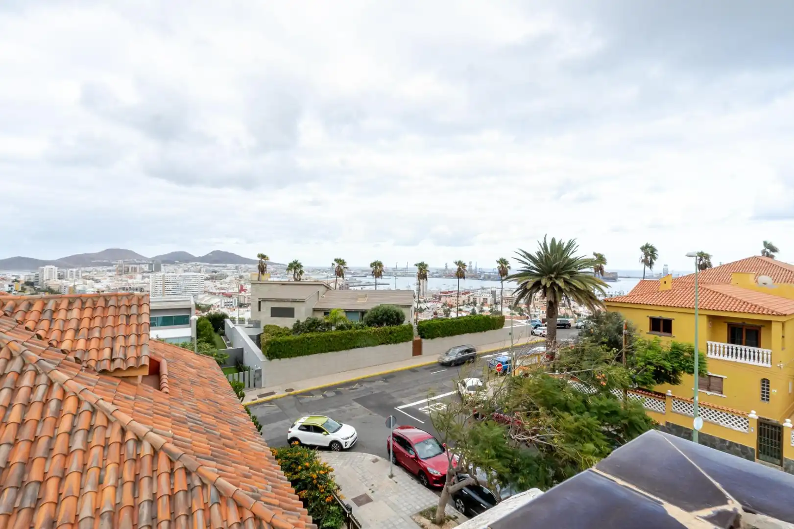 Vista exterior de Casa adosada en venda en Las Palmas de Gran Canaria amb Jardí privat, Parquet i Terrassa