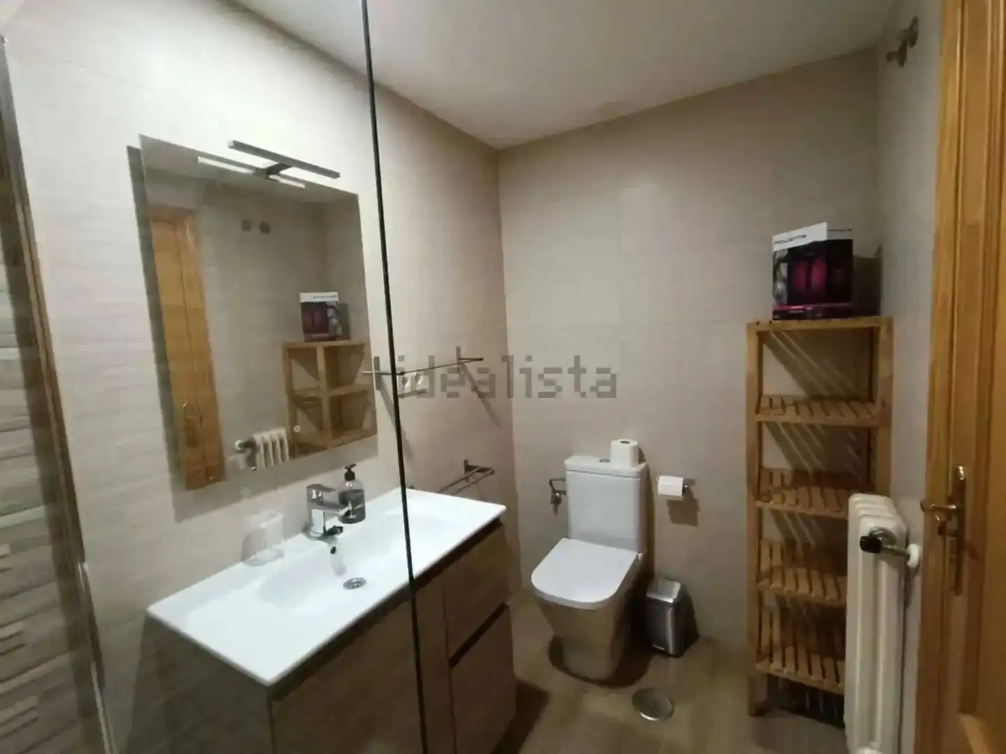 Baño de Apartamento en venta en Benasque con Jardín privado, Trastero y Amueblado