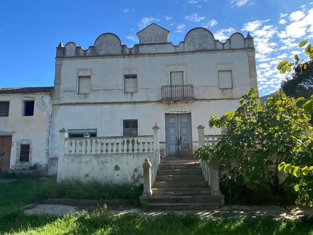 House with terrace for sale in PL POLIGONO 46 15 Polígono 11 Parcela 17