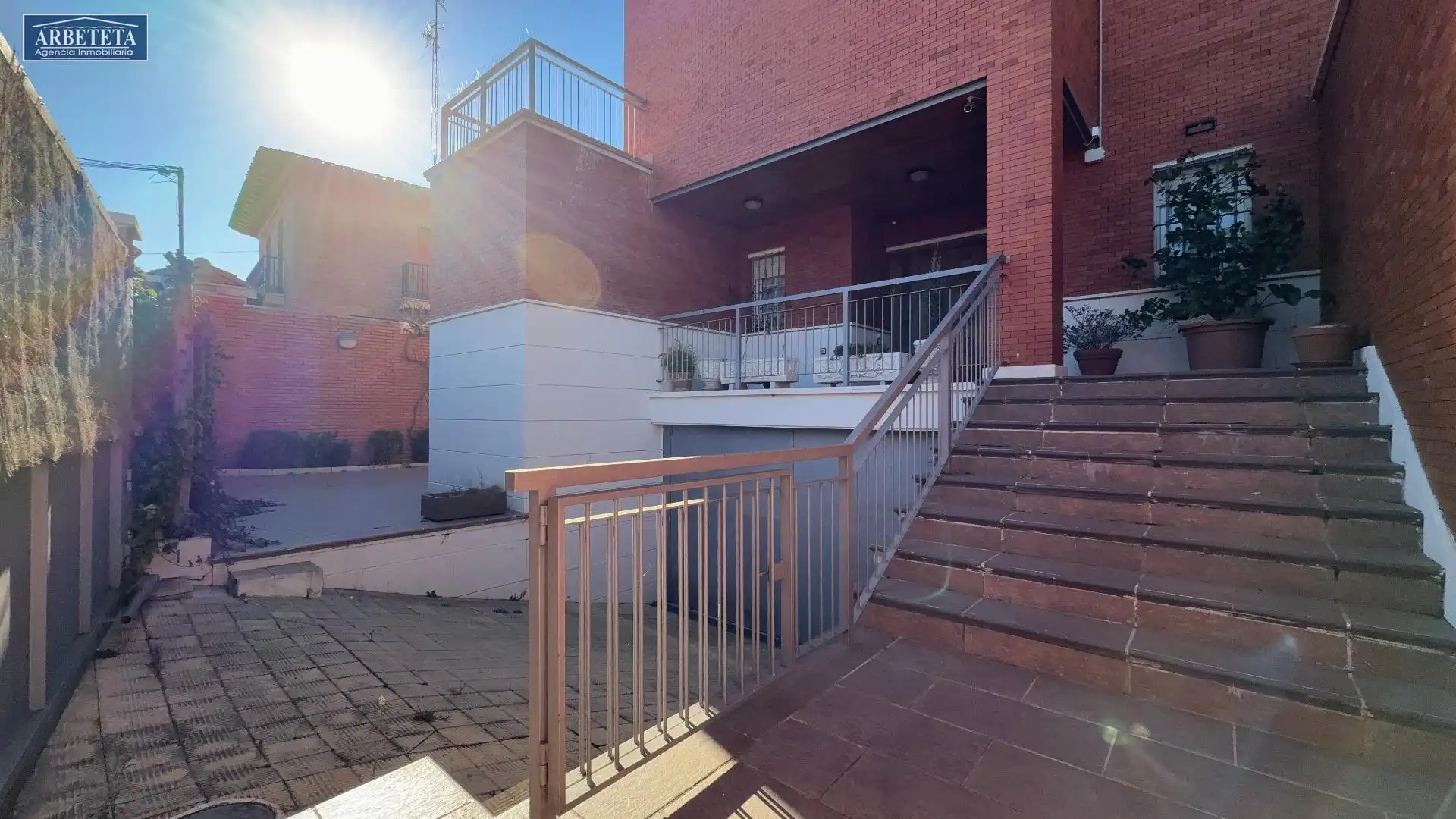 Vista exterior de Casa o chalet en venta en Guadalajara con Aire acondicionado, Calefacción y Terraza