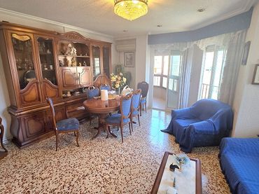 Piso con balcón en venta en Elche ciudad