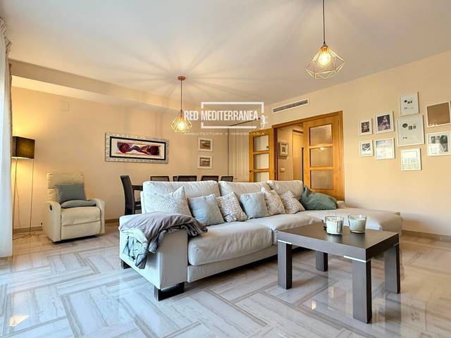 Casa adosada en Venta en Oscar Espla D en Park Nord - Casona