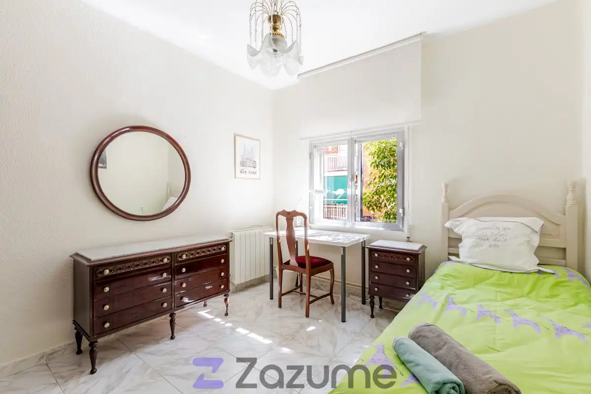 Bedroom of Flat for rent in Madrid  with Heating, Furnished and Washing machine