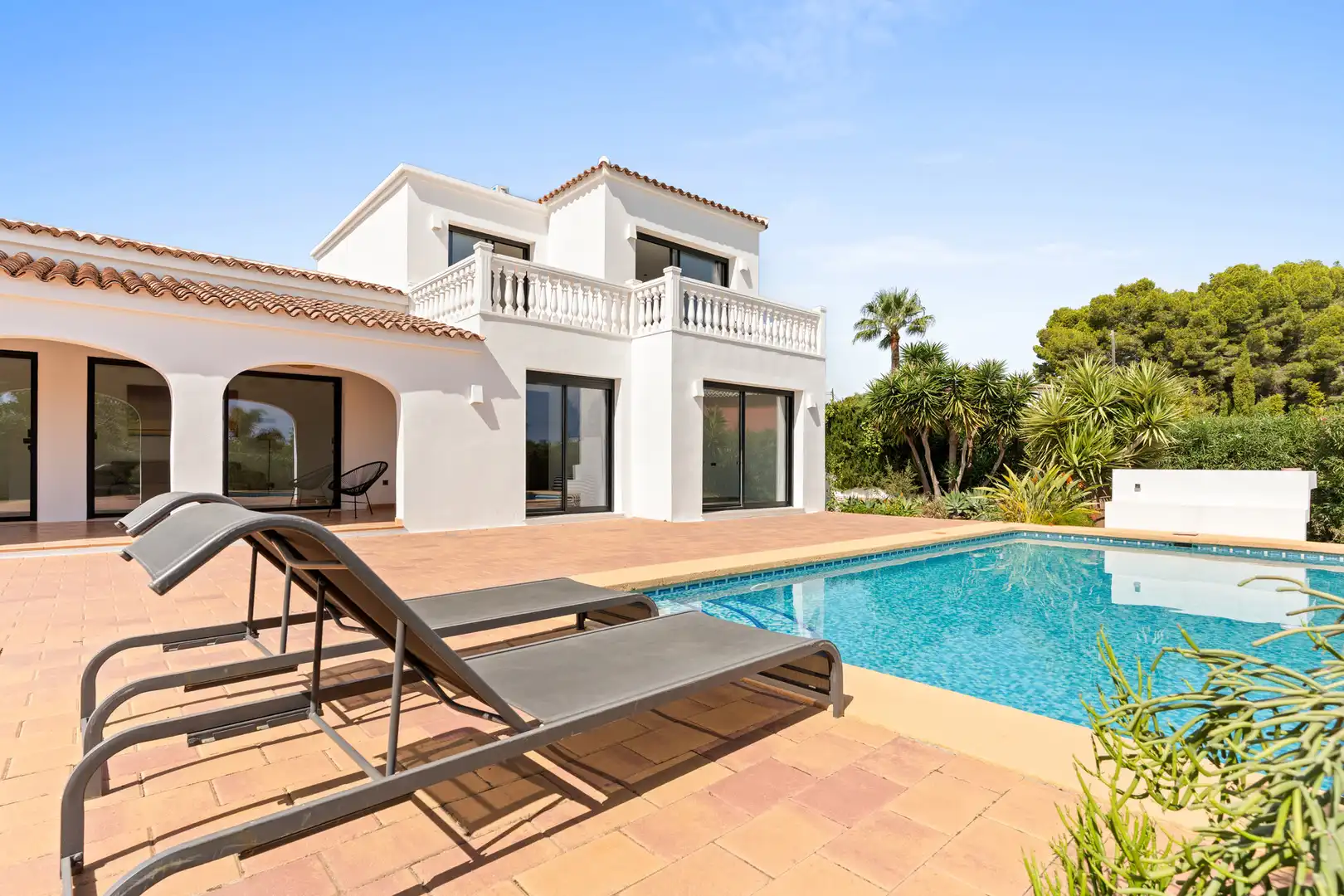 Vista exterior de Casa o xalet en venda en Cap Martí - El Tossalet - Pinomar