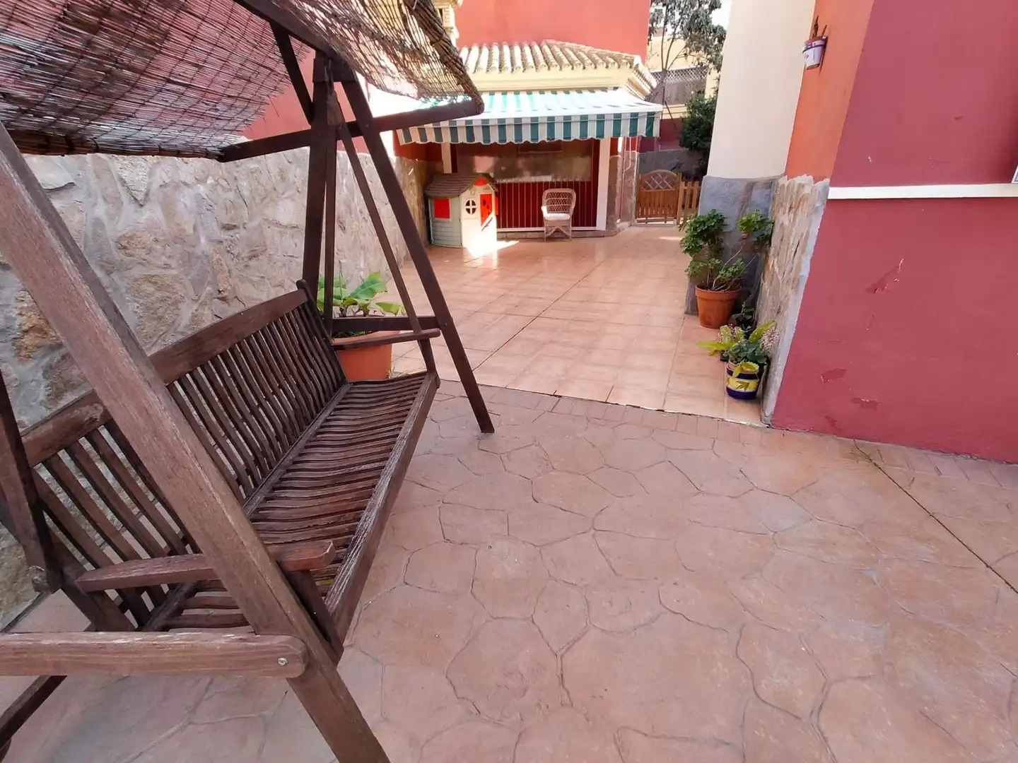 Terrassa de Casa o xalet en venda en La Línea de la Concepción amb Aire condicionat, Jardí privat i Traster