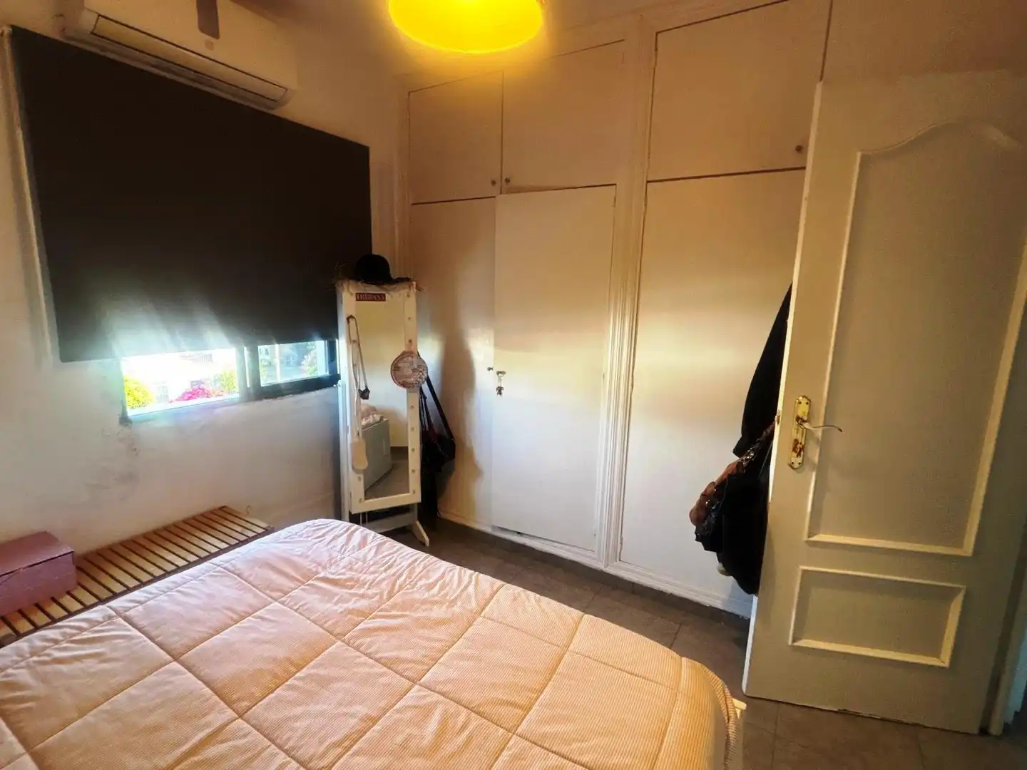 Schlafzimmer von Wohnung zum Verkauf in Gines mit Klimaanlage und Gemeinschaftspool
