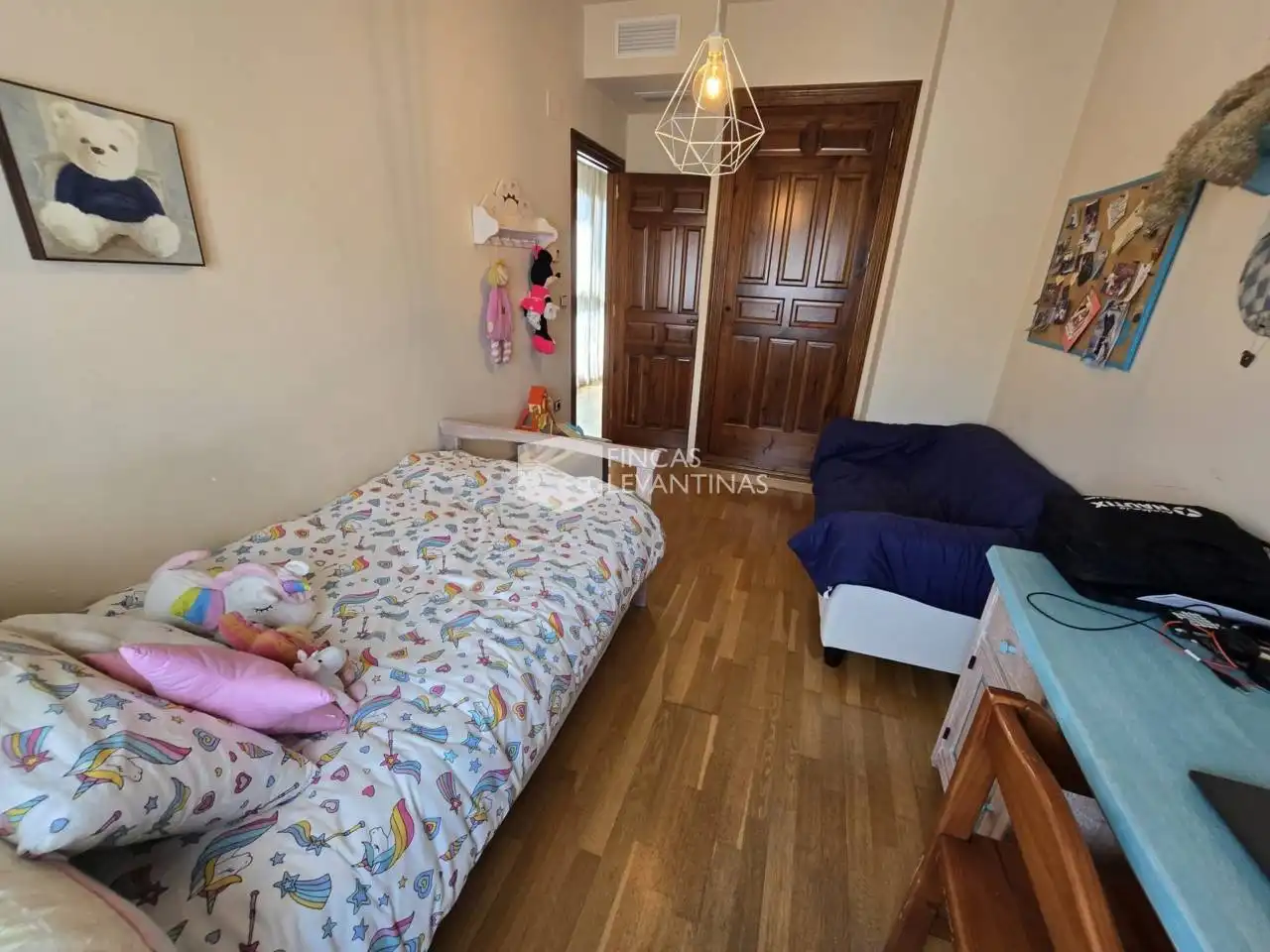Habitación de Casa o chalet en venta en San Vicente del Raspeig / Sant Vicent del Raspeig con Terraza y Amueblado