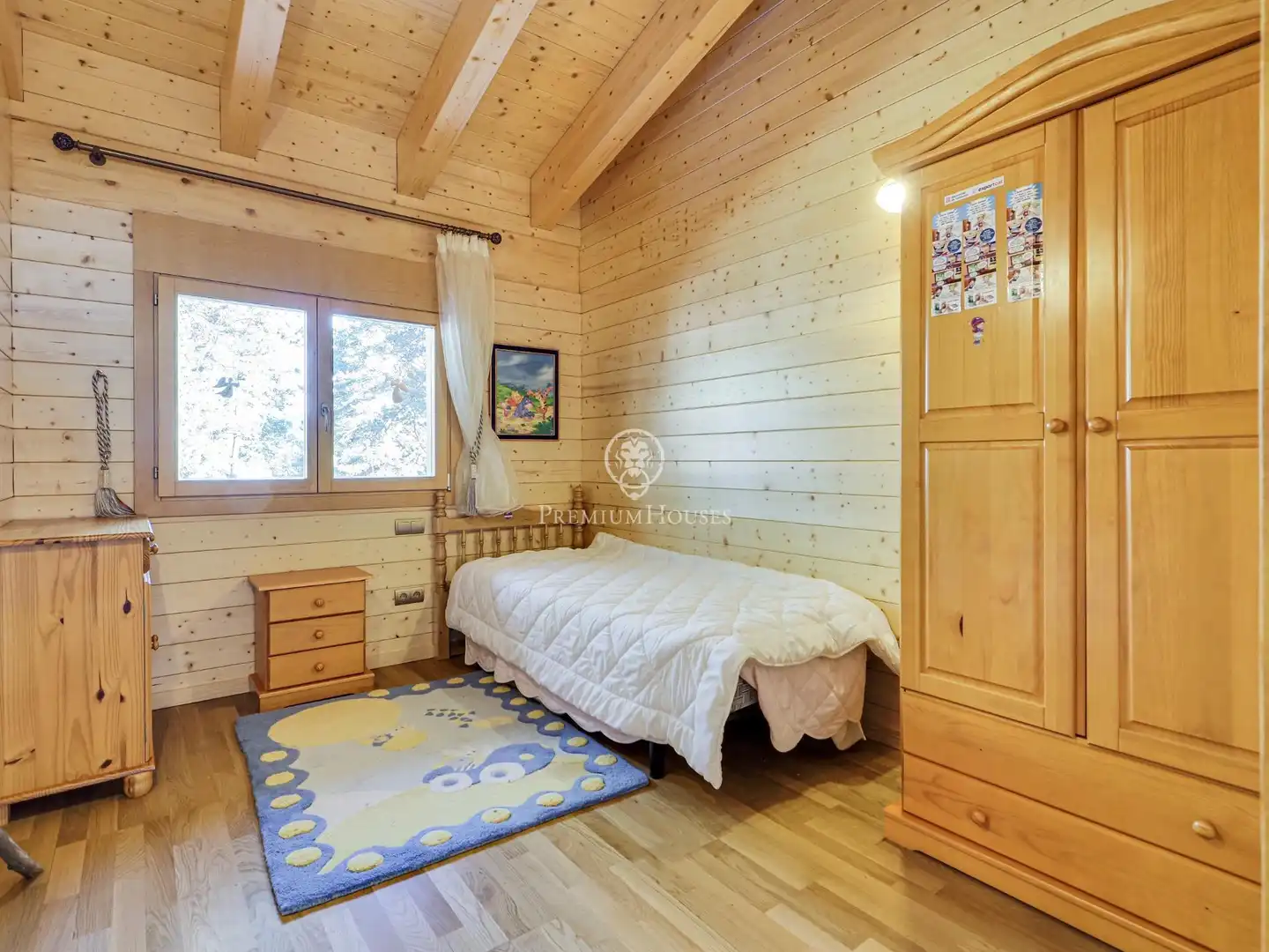 Dormitori de Casa o xalet en venda en Alp amb Calefacció, Jardí privat i Parquet