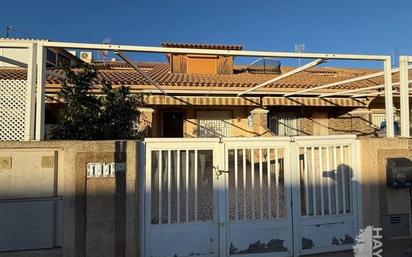 Vista exterior de Casa o xalet en venda en Los Alcázares amb Jardí privat