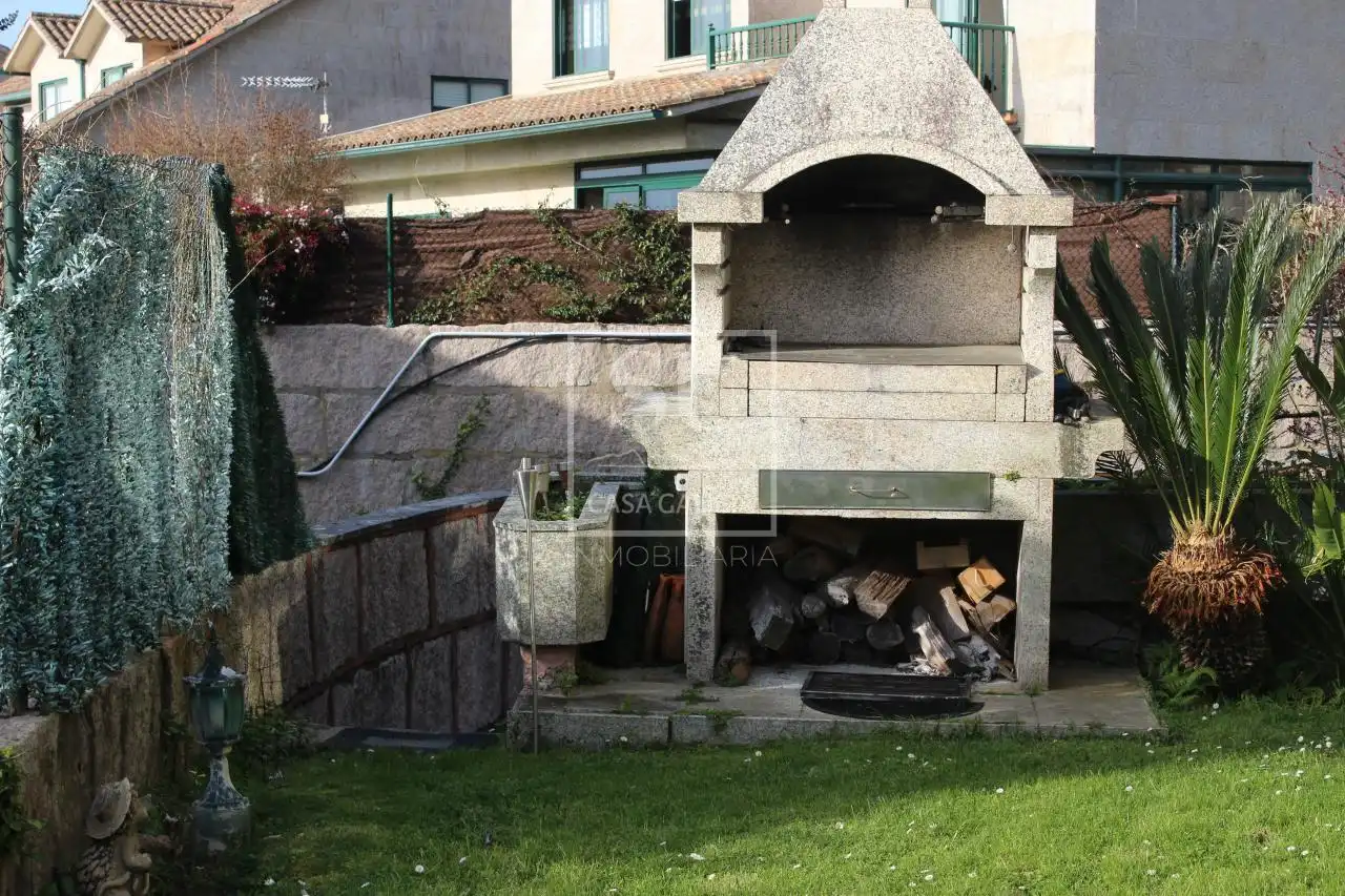 Jardín de Casa o chalet en venta en Vigo  con Calefacción, Jardín privado y Parquet