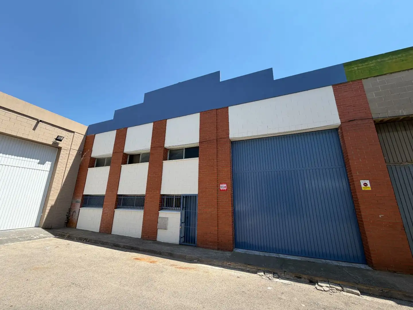 Nau industrial de lloguer a Passatge Jorba 12