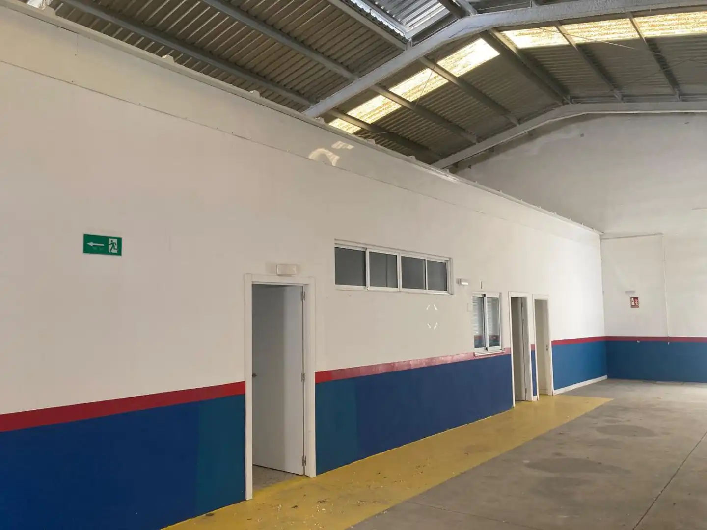 Nave industrial en venta en Cerrado de Calderón - Hacienda Paredes