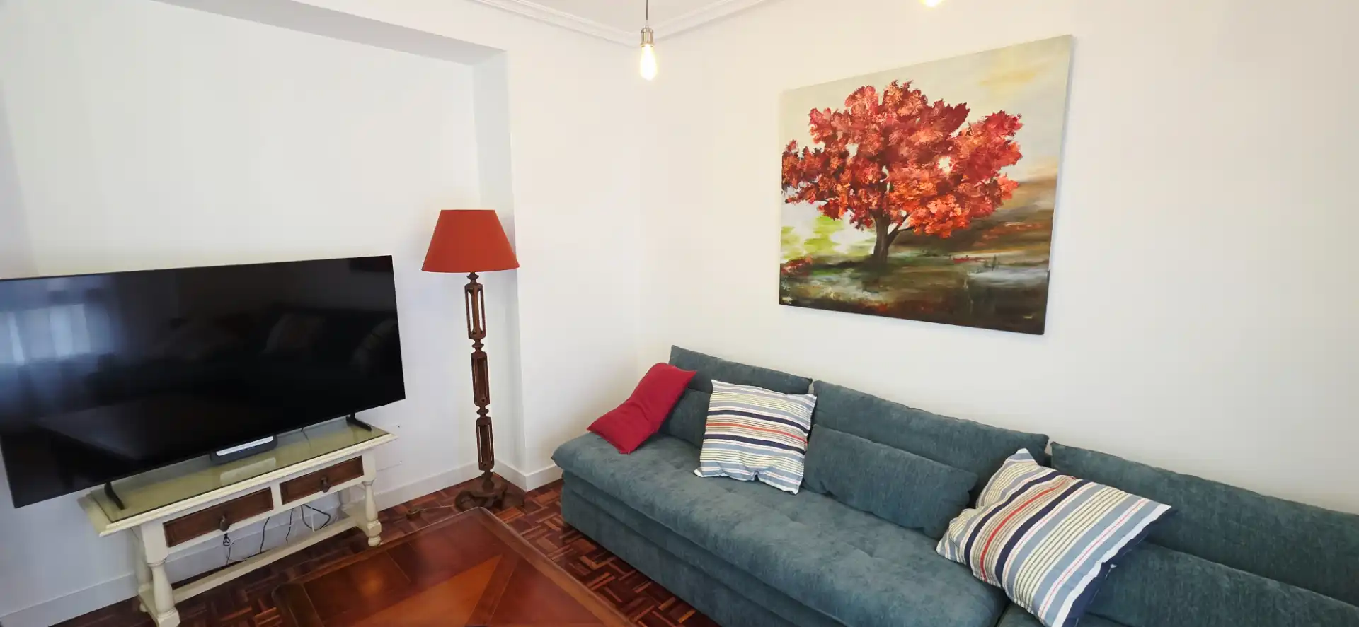 Living room of Flat for rent in Gijón   with Heating, Parquet flooring and Furnished