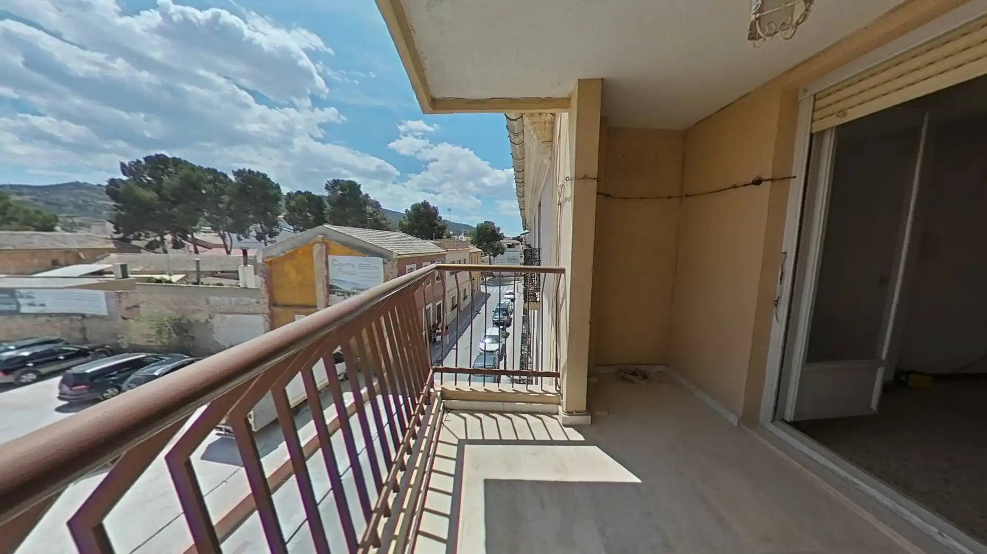 Terraza de Piso en venta en El Pinós / Pinoso con Balcón