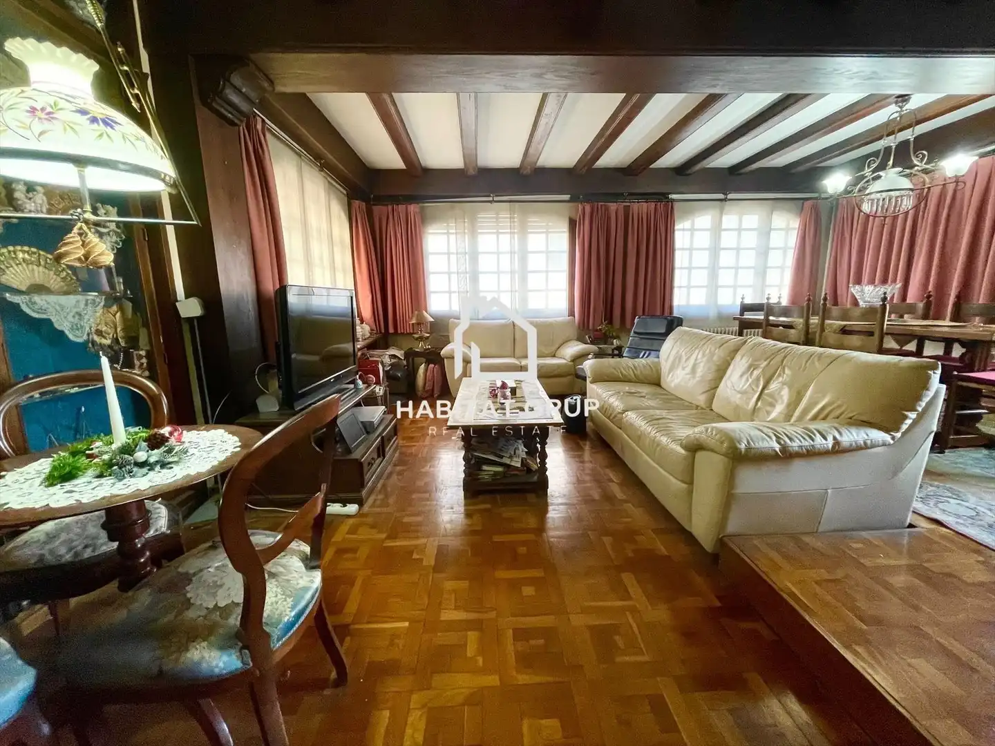 Sala d'estar de Casa o xalet en venda en Girona amb Aire condicionat, Calefacció i Jardí privat
