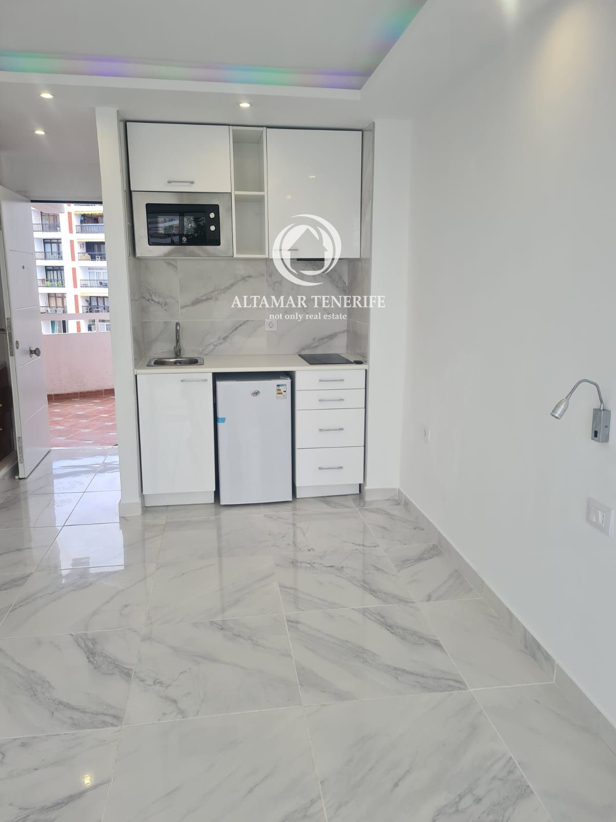 Cuina de Apartament en venda en Adeje amb Terrassa, Piscina i Balcó