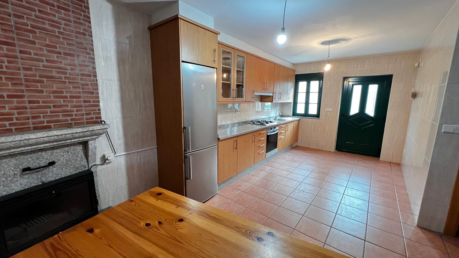 Cuina de Casa o xalet de lloguer en Arteixo amb Calefacció, Terrassa i Moblat