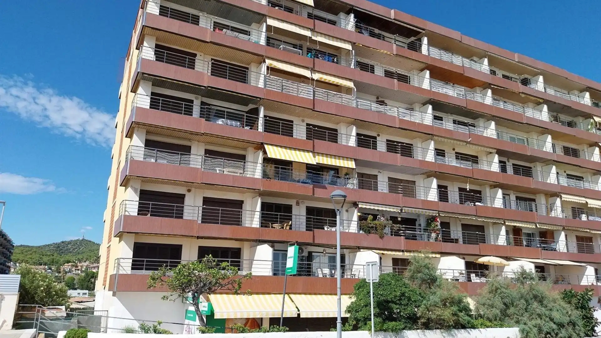 Außenansicht von Wohnung zum Verkauf in Calafell mit Heizung, Abstellraum und Schwimmbad