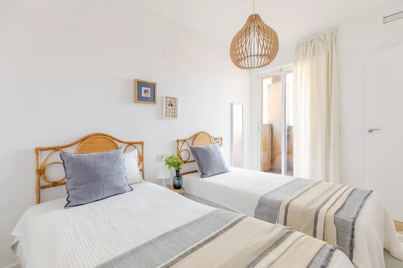 Schlafzimmer von Einfamilien-Reihenhaus zum Verkauf in Gilet mit Terrasse, Abstellraum und Balkon