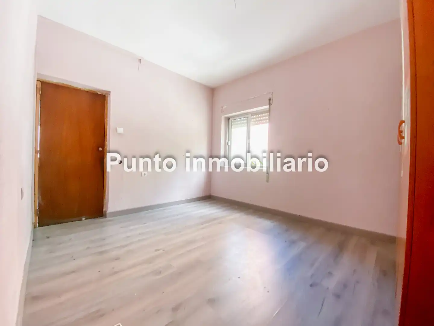 Dormitori de Pis en venda en Valladolid amb Calefacció, Parquet i Terrassa