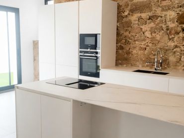 Casa con balcone in vendita a Carrer Bonaire