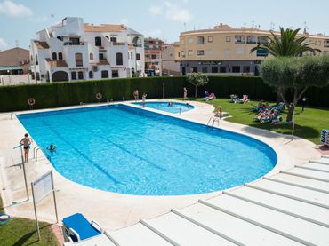Apartament amb piscina en venda a Calle Maestro Quino