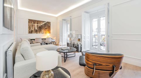 En el corazón del prestigioso barrio de Lista, en el exclusivo distrito de Salamanca, se encuentra este magnífico piso completamen, imatge 3