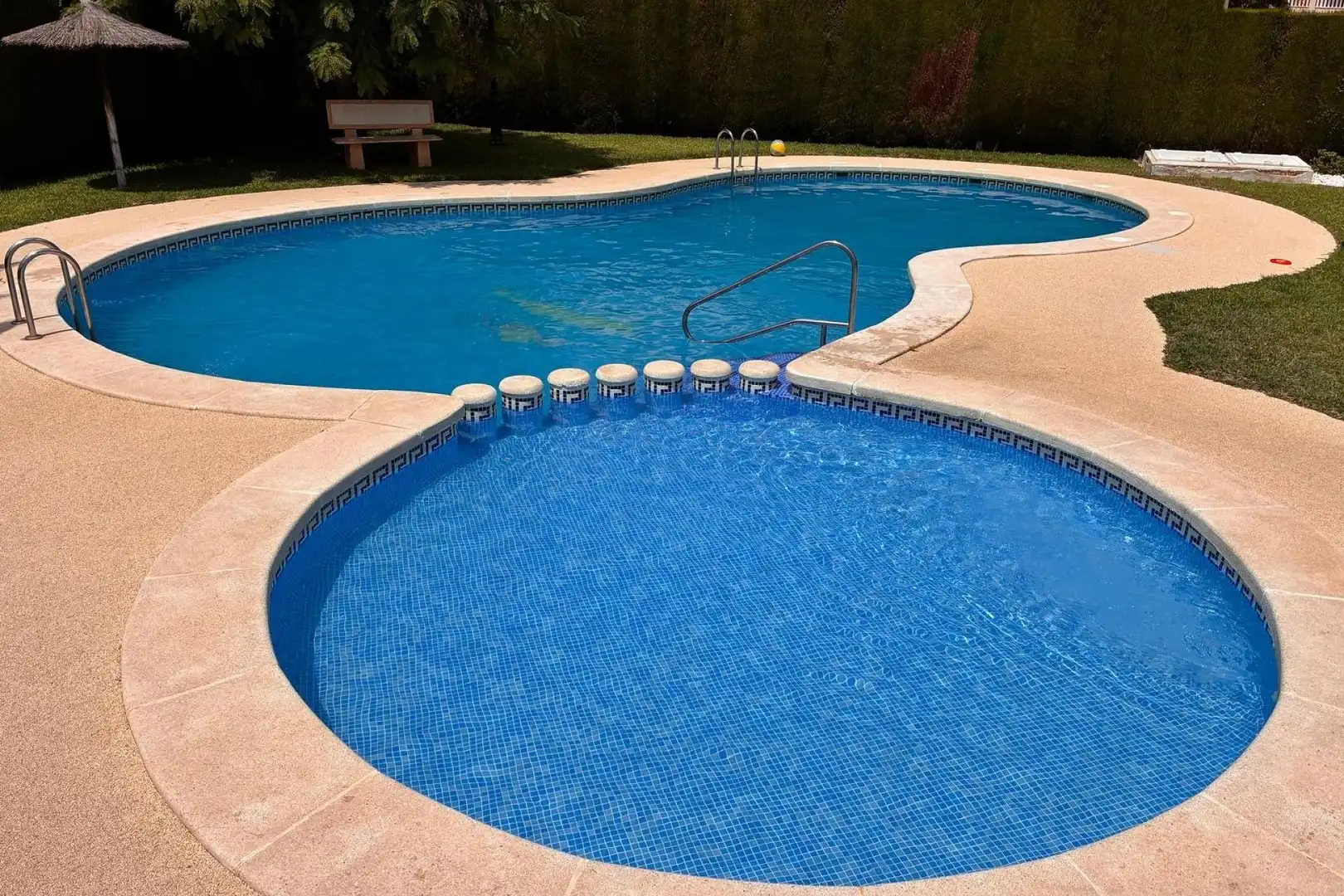Schwimmbecken von Haus zur Miete in Orihuela mit Klimaanlage, Heizung und Privatgarten