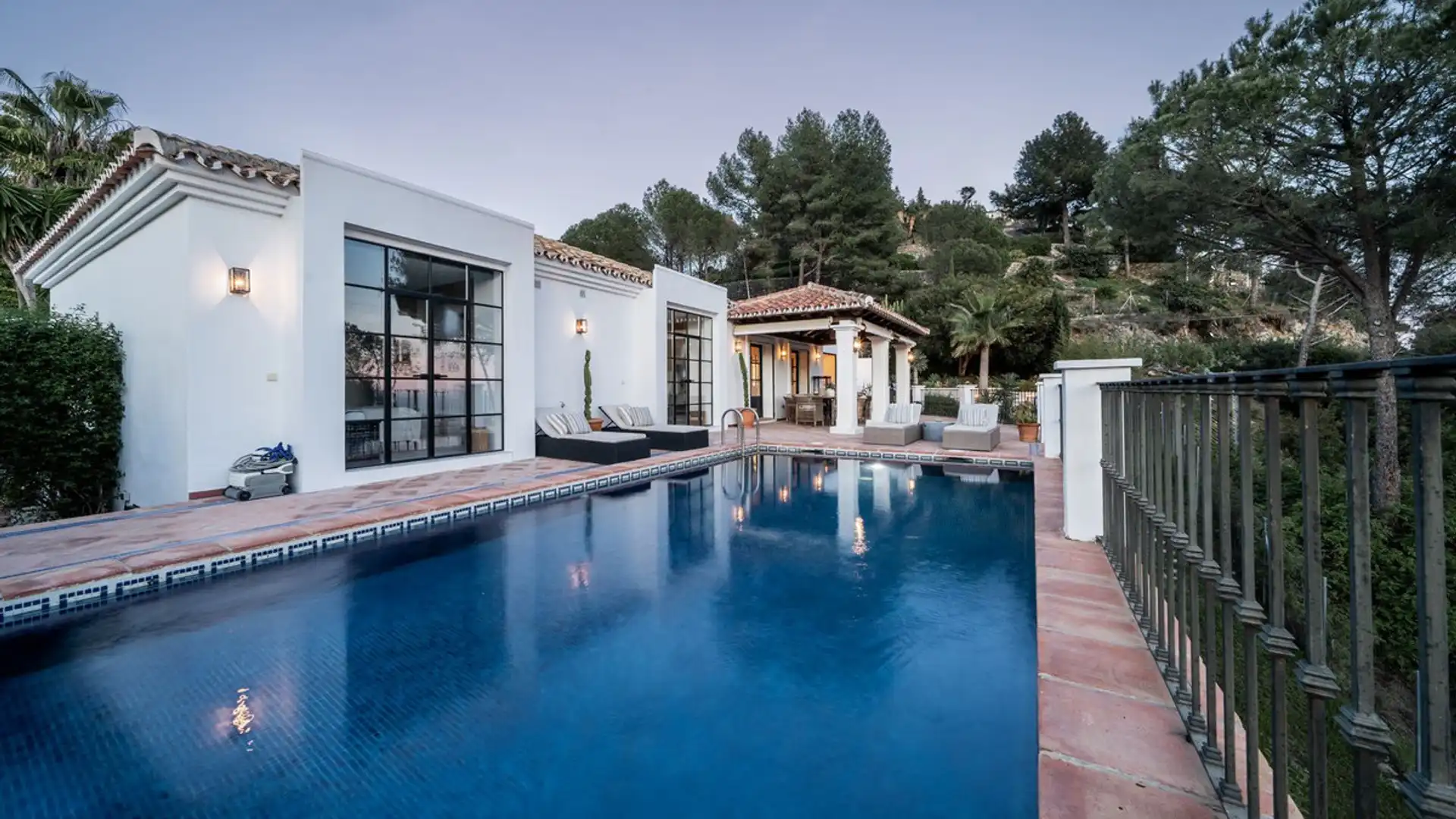 Piscina de Casa o chalet en venta en Benahavís con Aire acondicionado, Jardín privado y Terraza