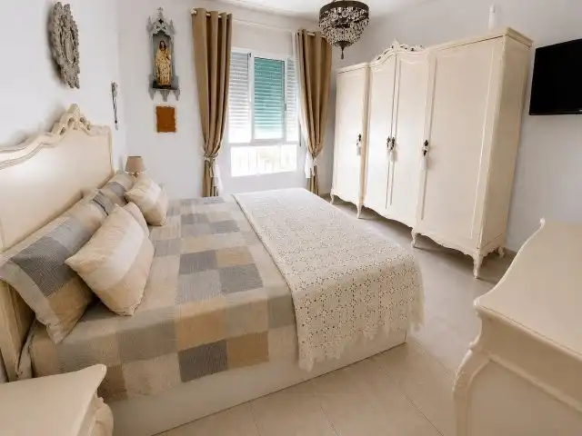 Habitación de Piso en venta en Manilva con Terraza, Trastero y Alarma