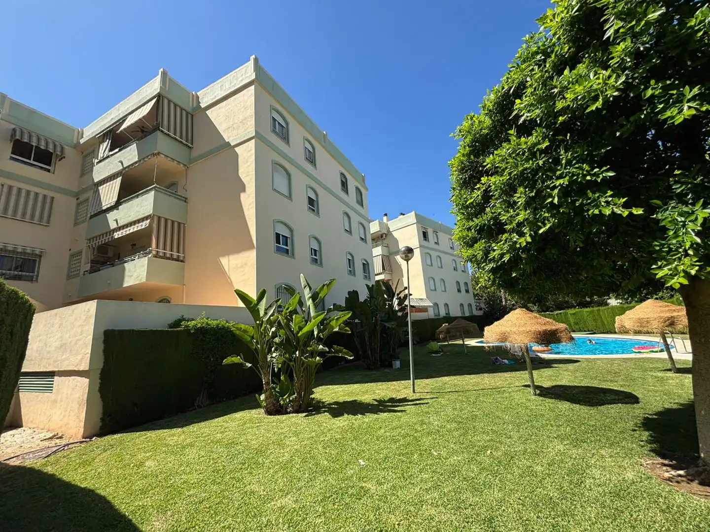 Vista exterior de Piso en venta en Torremolinos con Terraza