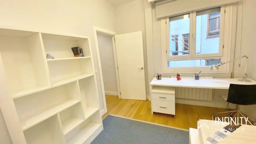 Habitación de Piso de alquiler en Bilbao  con Calefacción, Terraza y Balcón