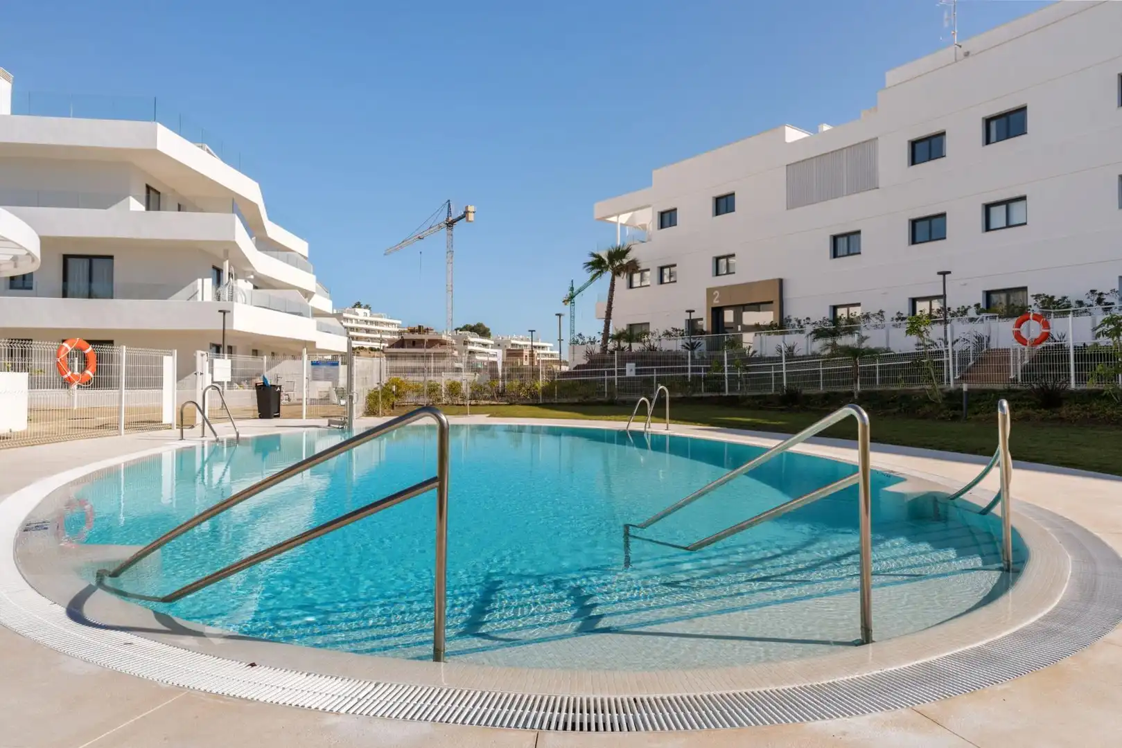 Piscina de Apartament en venda en Estepona amb Aire condicionat, Calefacció i Terrassa