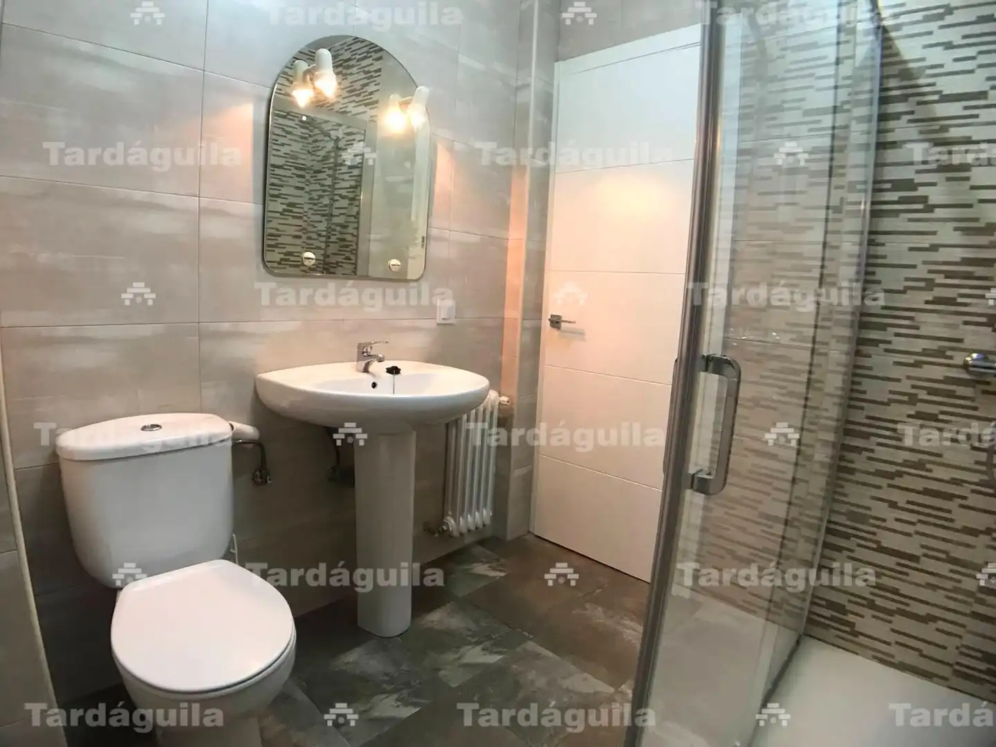 Bathroom of Flat for rent in Salamanca  with Heating