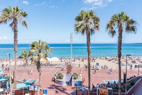 Exterior view of Flat for rent in Las Palmas de Gran Canaria  with Furnished, Oven and Washing machine