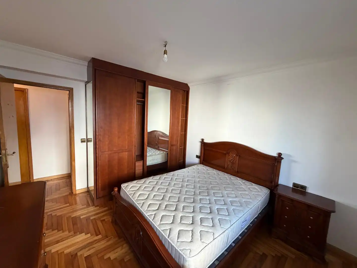 Habitación de Piso en venta en Vigo  con Trastero y Balcón
