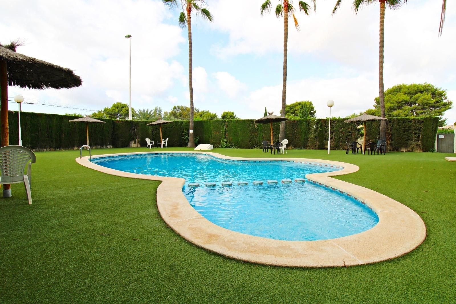 Piscina de Casa o xalet en venda en Elche / Elx amb Aire condicionat, Calefacció i Jardí privat