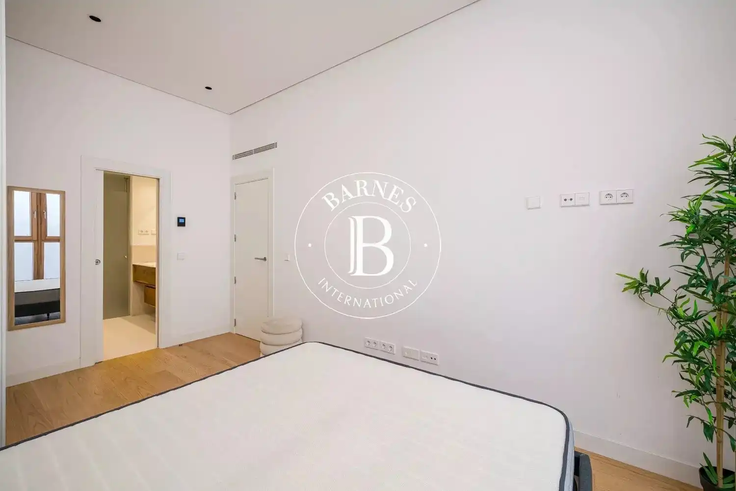 Bedroom of Flat for rent in Madrid  with Air Conditioner, Heating and Storage room